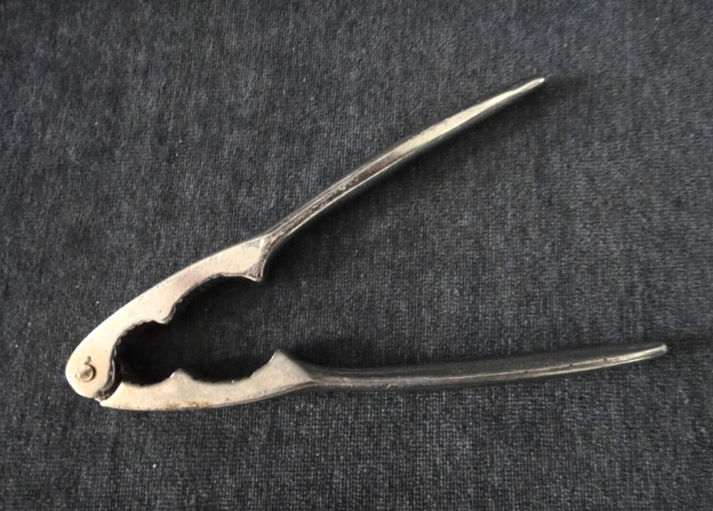 Vintage Hinge Type Nut, Crab, Lobster Cracker