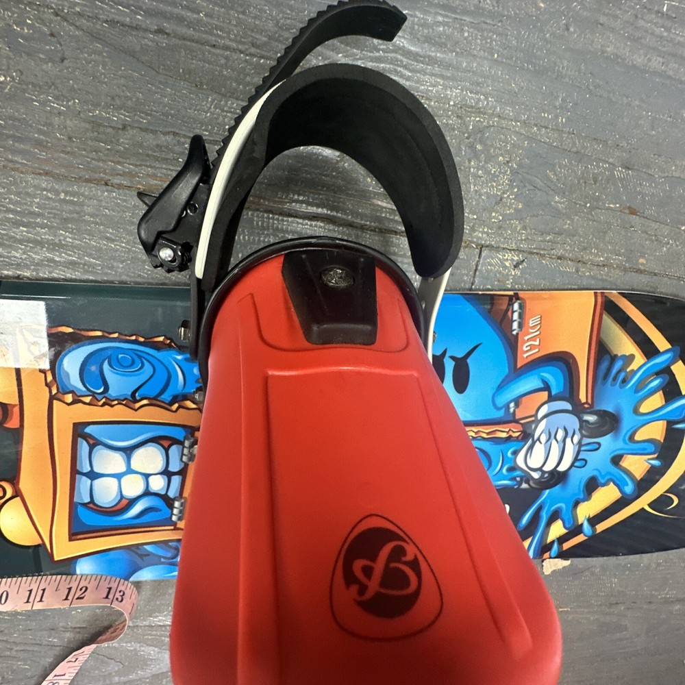 World Industries 121cm Snowboard Everest Bindings