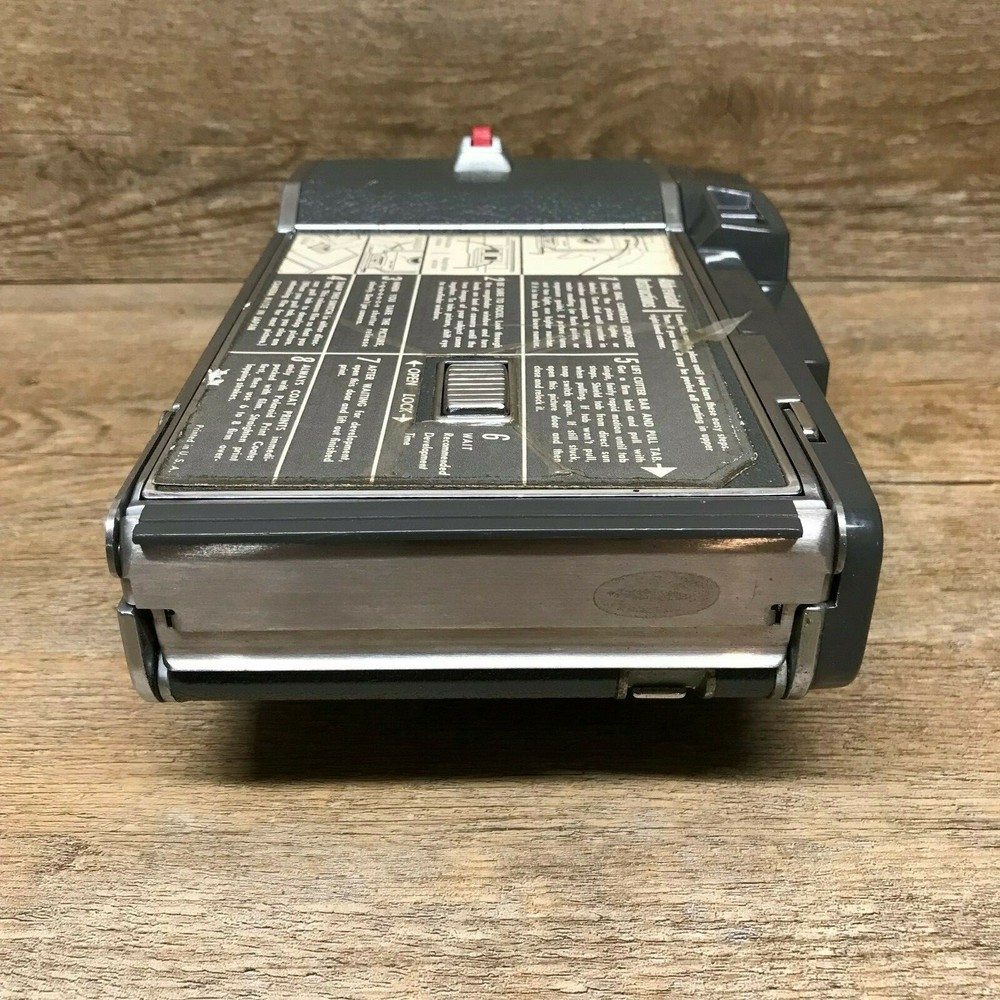 Polaroid Model 160 Land Camera Vintage Condition Is Pre-Owned