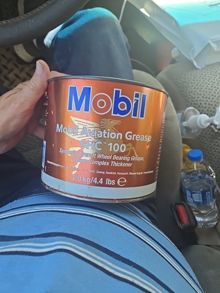 Mobil™ Aviation SHC™ 100 NEW.4.4 Lbs.