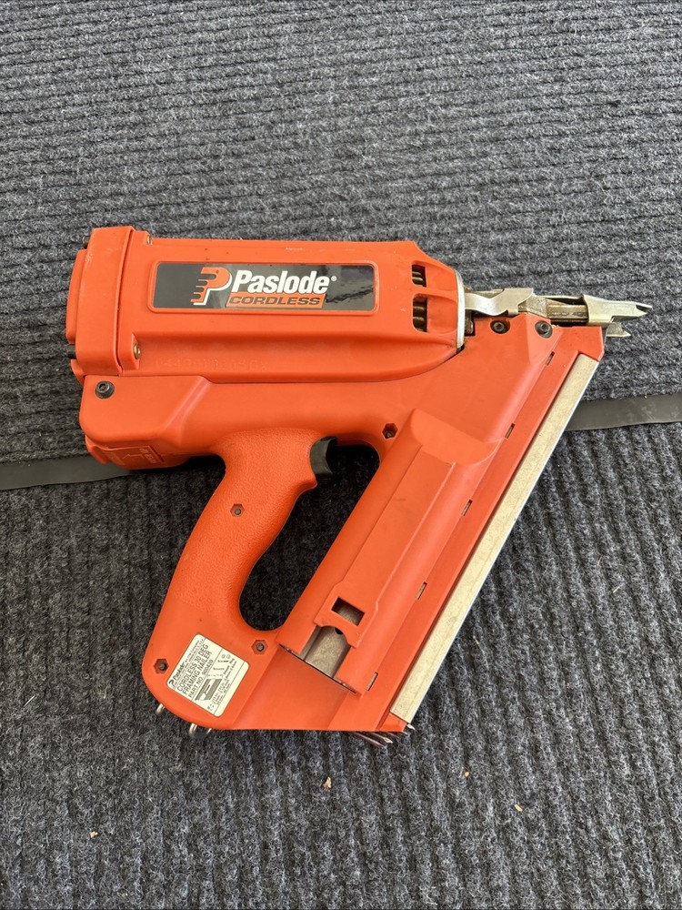 Paslode Model 900400 Impulse Cordless Utility Framing Nailer w/OG Case - WORKS