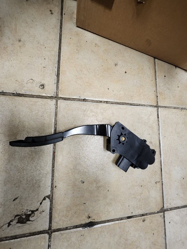 2003 2004 2005 2006 LINCOLN LS GAS PEDAL ASSEMBLY