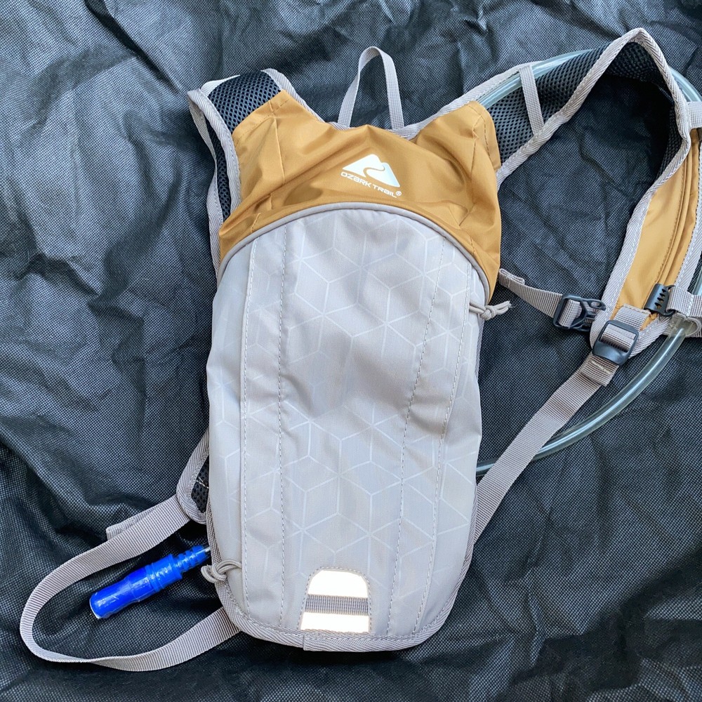 OZARK TRAIL  Hiking Hydration Backpack- 2 Liter