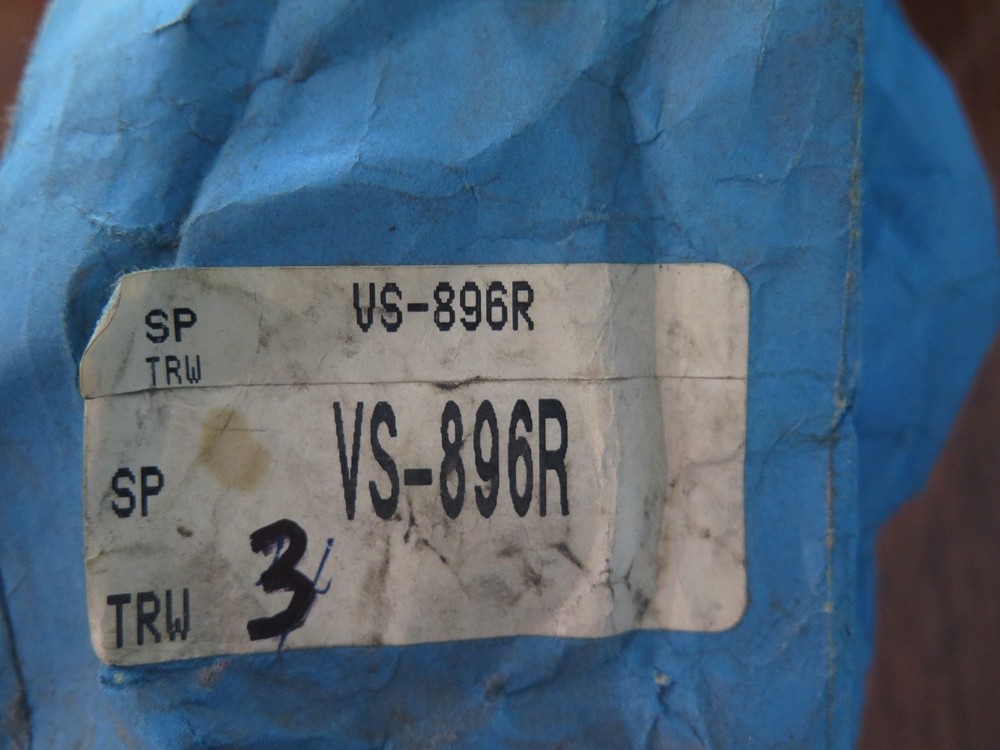 Engine Valve Spring TRW VS-896R  Qty 3 NOS (11A2-1)