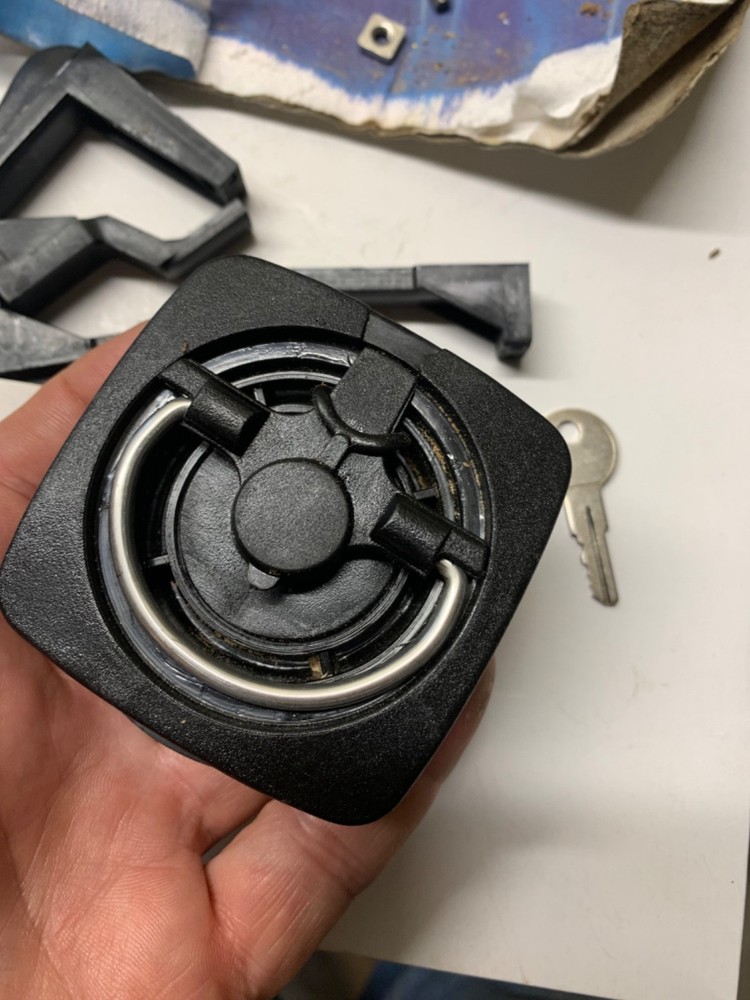 TH Marine Locking Lid Lock, Black RL-1-DP