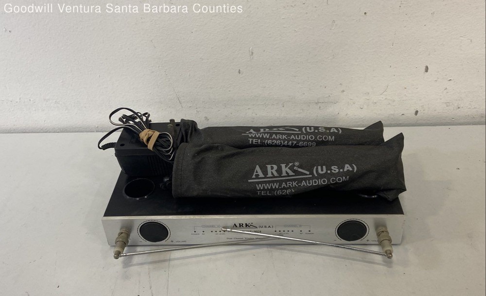 ARK WRT-9028 Dual Channel VHF Wireless Microphone System