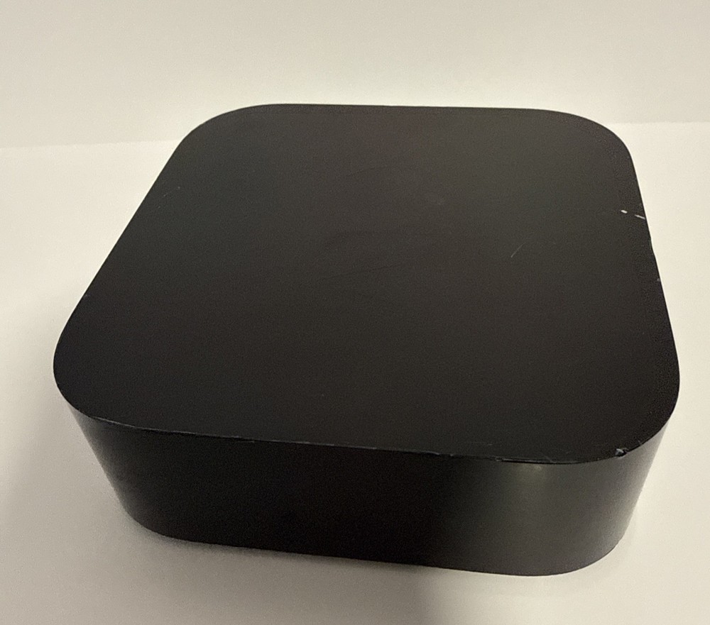 Apple TV Model A1625 with Remote/Read
