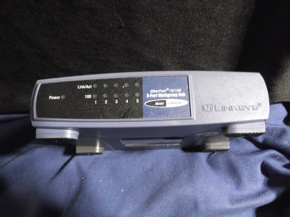 Linksys EtherFast 10/100 5-Port Auto-Sensing Workgroup Hub (EFAH05W) - EUC