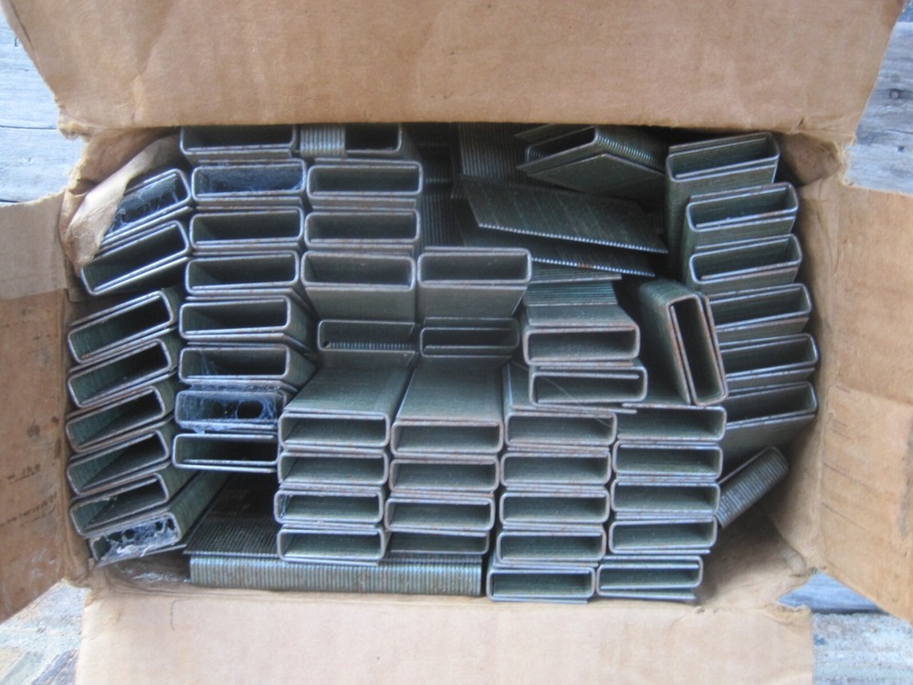 PASLODE 1/2" Crown 1-1/2" Leg 16 gauge Brite Basic Staple 400028 PARTIAL BOX