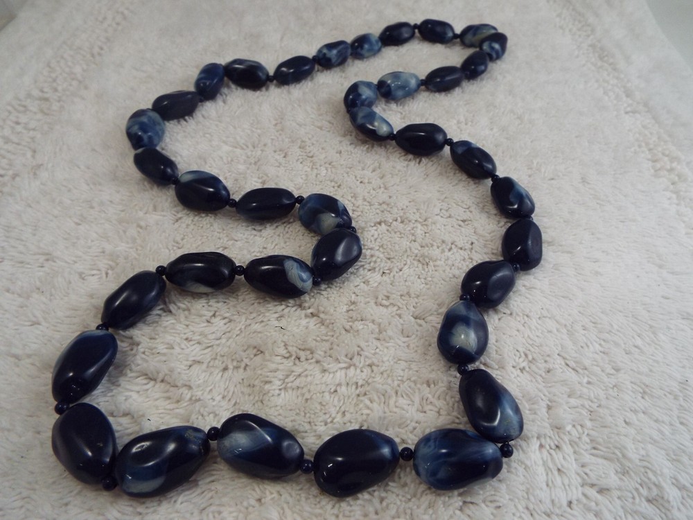 Marbled Blue Acrylic Bead Necklace (C74)