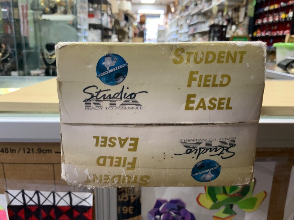 student field easel model #13152 Black - NIB