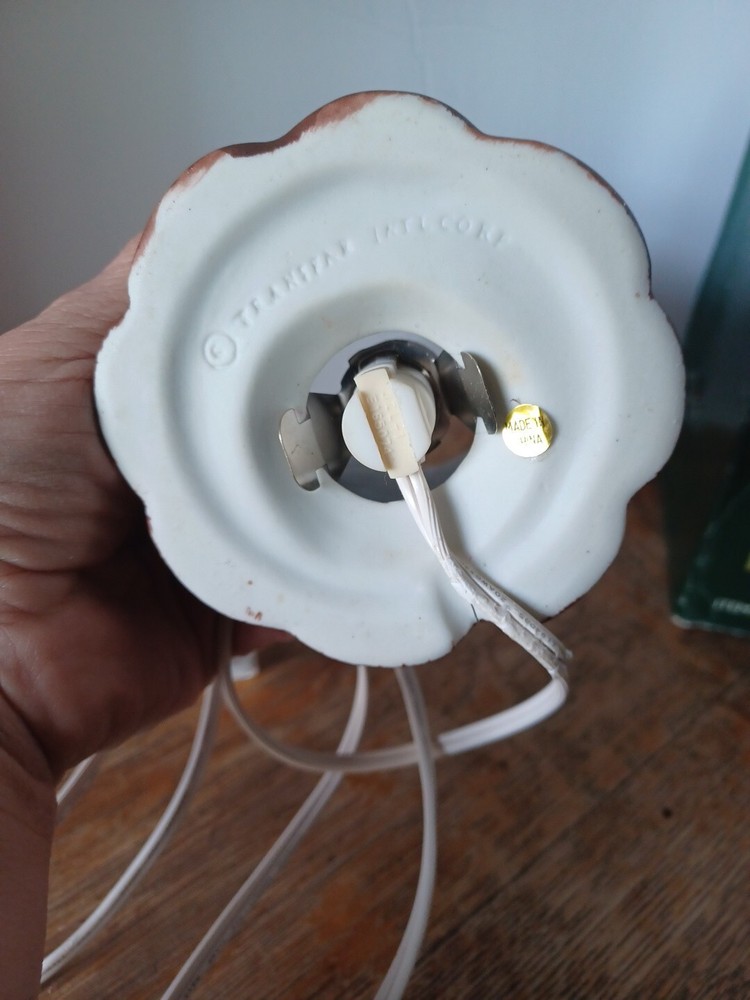 6" Tabletop Fluted Lamp,Accent Lighting, Ceramic