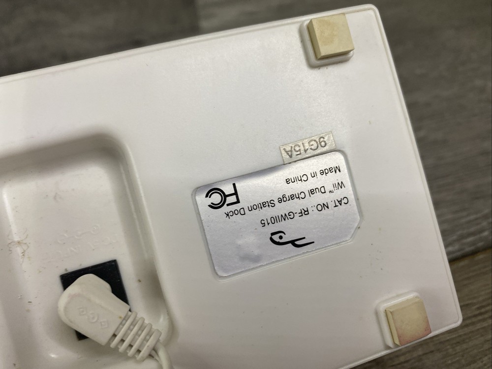 Rocketfish Gaming Wii Remote Charging Dock