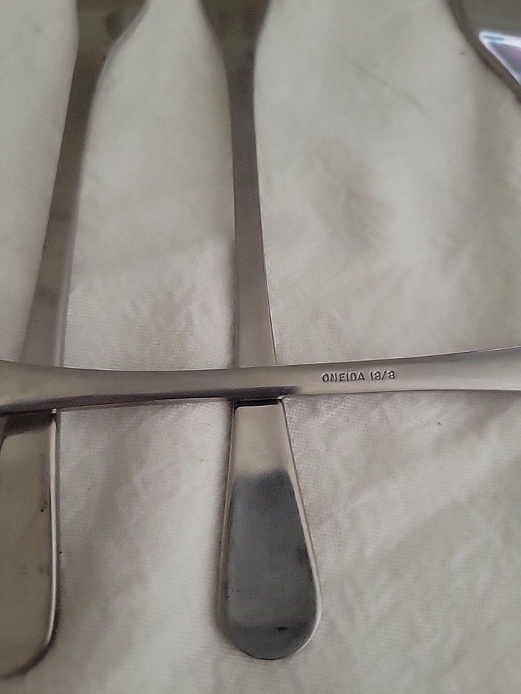 4 Oneida OHS455 Modern Satin Stainless Forks