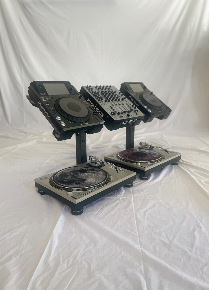 All-in-one Desktop DJ Workstation