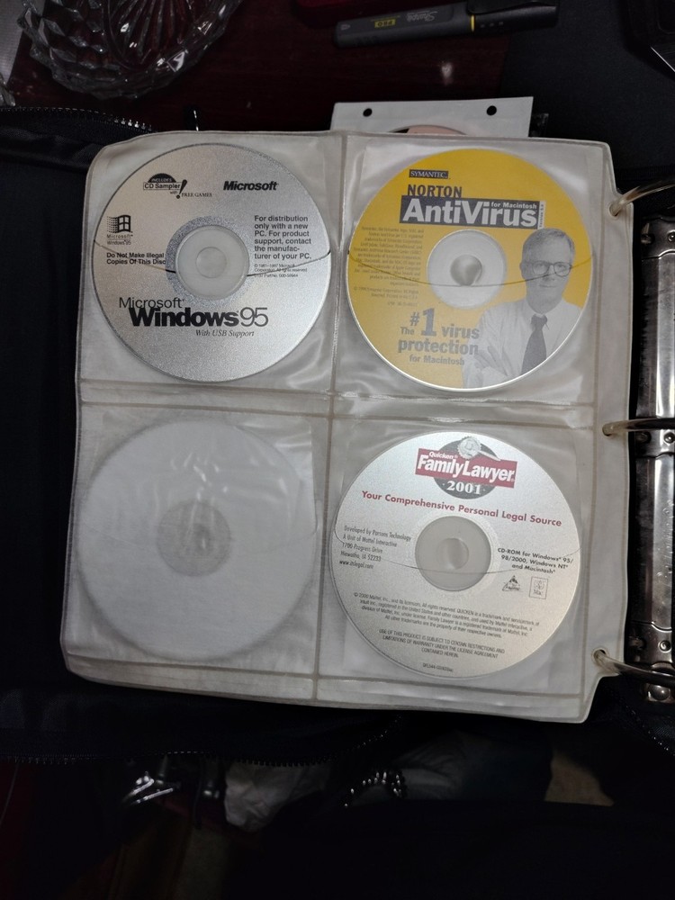 Vintage Apple Macintosh And Microsoft Large CD-Rom Software 90 Discs Lot