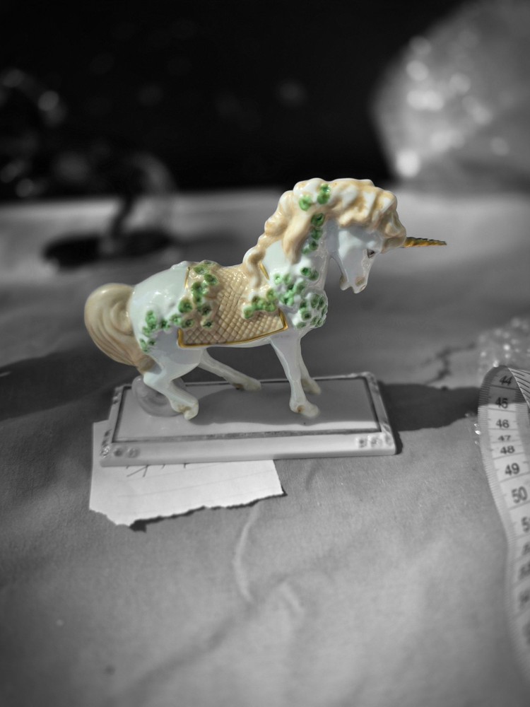 Choice Franklin Mint Unicorn Treasury Figurine