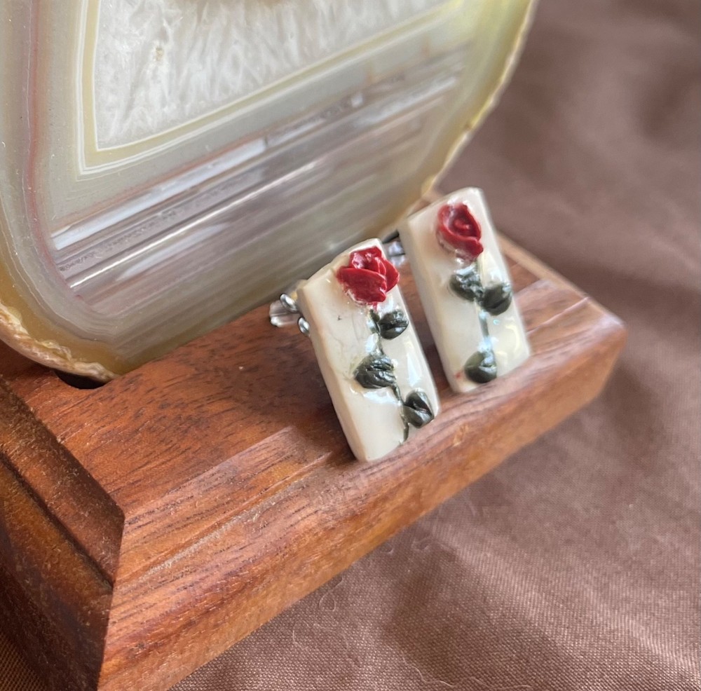 Rosy studs