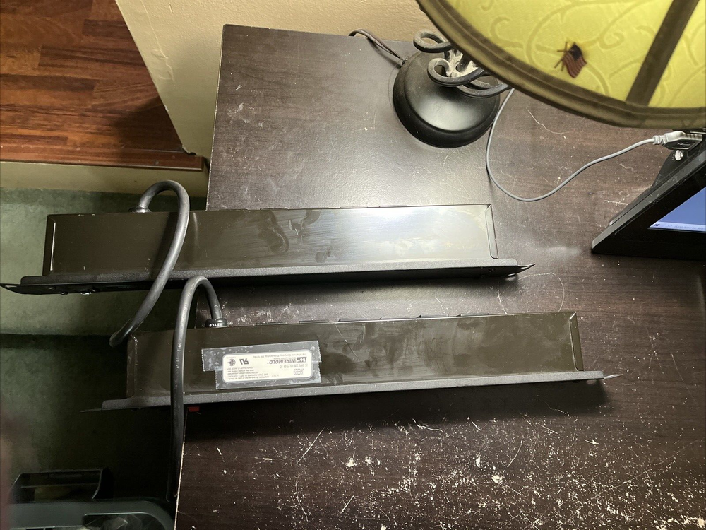 LOT (2) WIREMOLD LEGRAND J06B0BX J06B2B