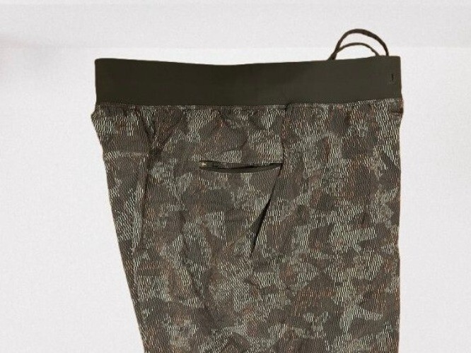 Lululemon Shorts Athletic Camo Drawstrings 9" In Size Med