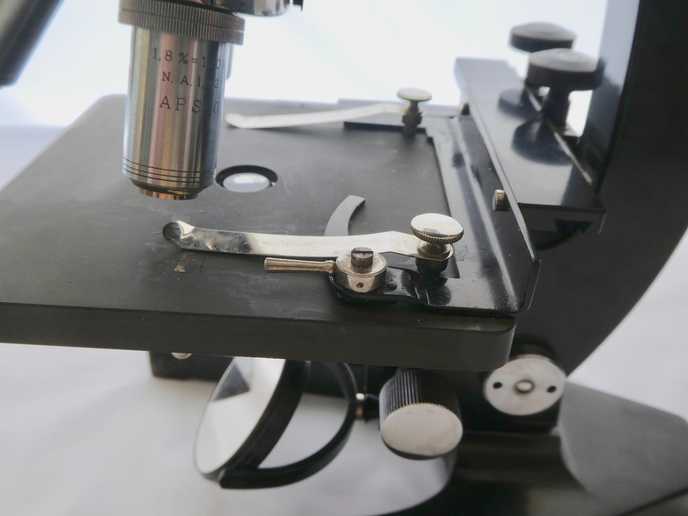 American Professions Supply Company COMPOUND MICROSCOPE + CASE MADE in GERMANY