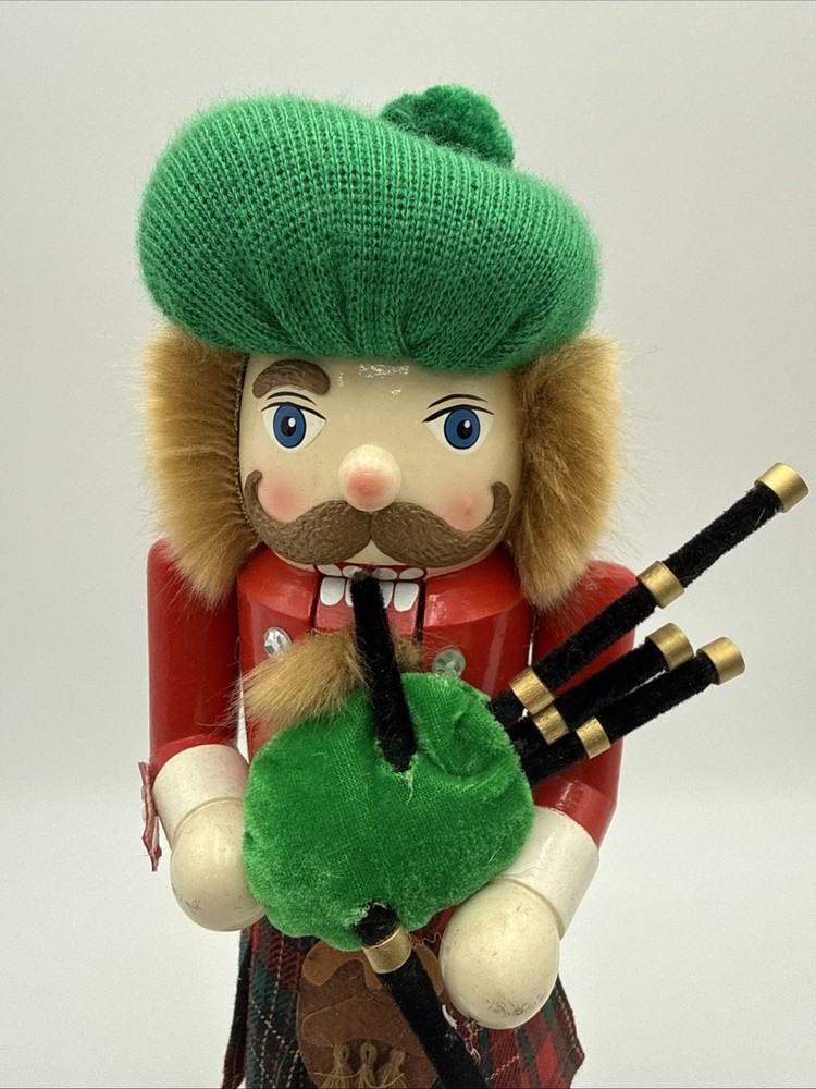 Nutcracker Village 2003 Wooden SCOTSMAN Nutcracker 14” with Box