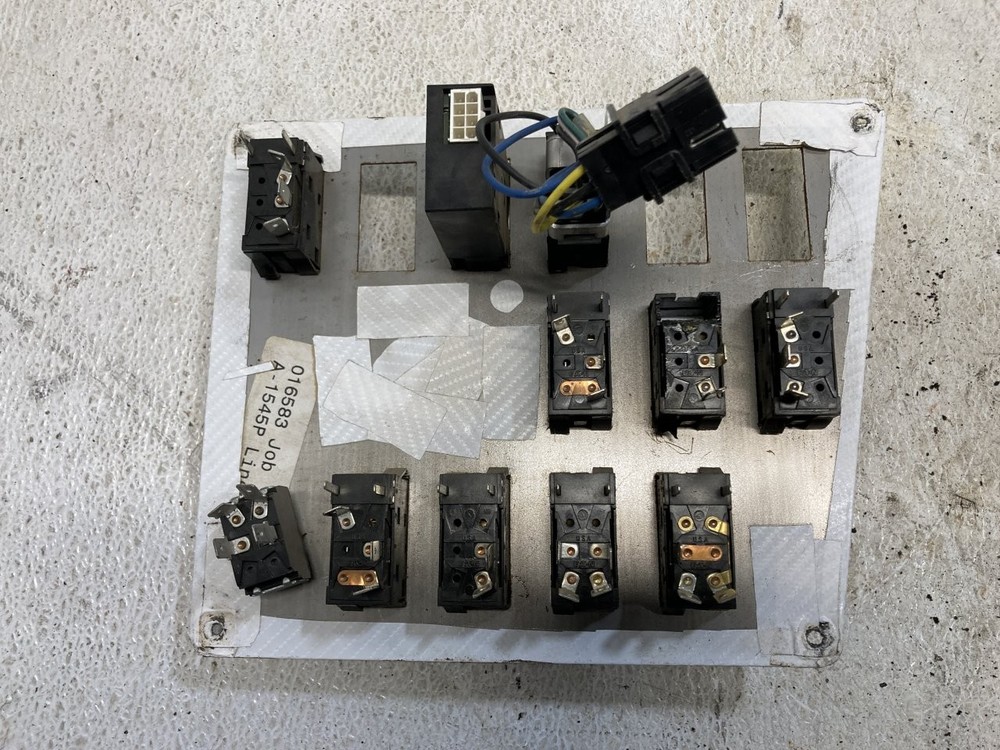 International 9200 TRIM OR COVER Dash Panel - Used