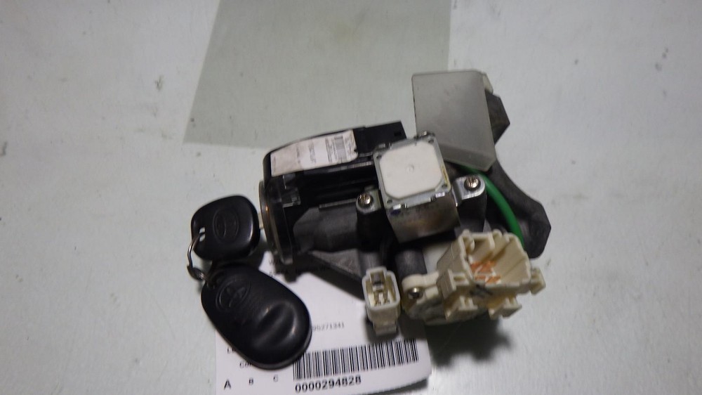 09 TOYOTA SIENNA Ignition W/Key