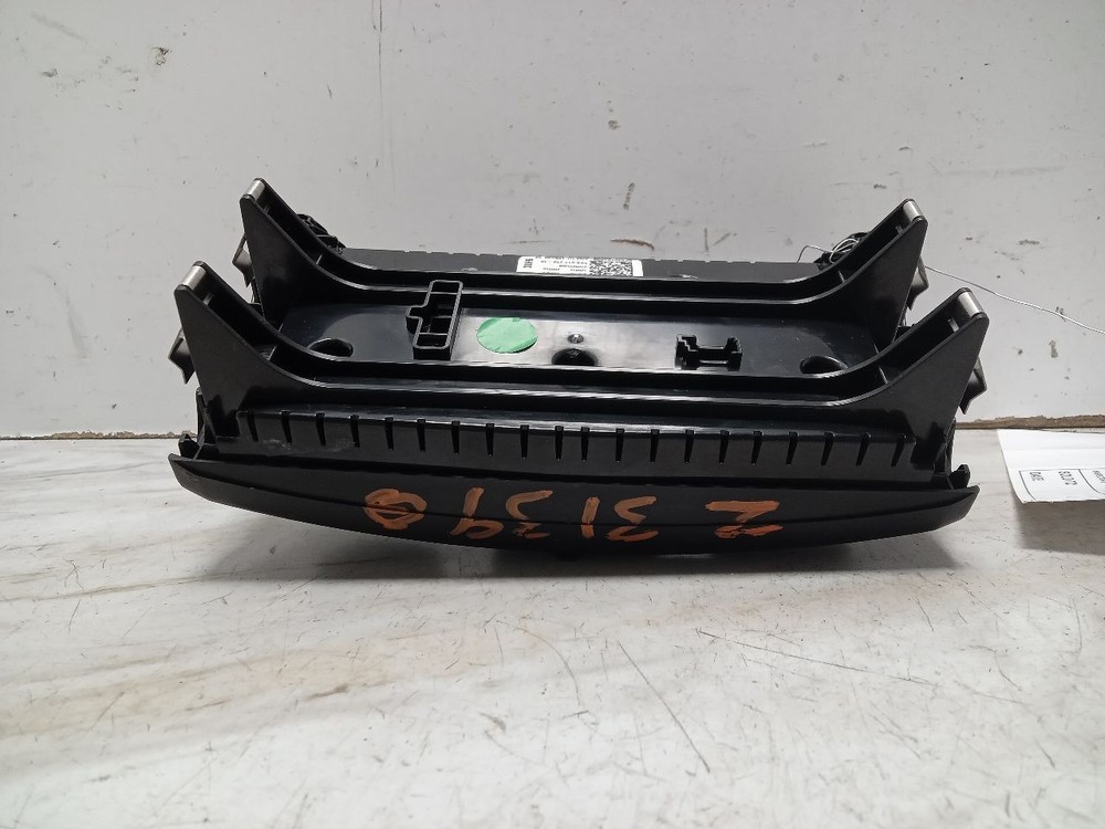 Used A/C Selector Switch fits: 2016 Mini COOPER HT w/automatic temperature contr