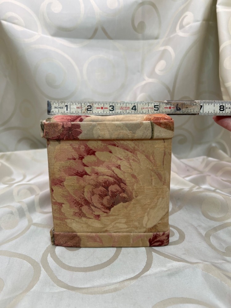 Bed Bath & Beyond Monaco floral Multicolor tissue box