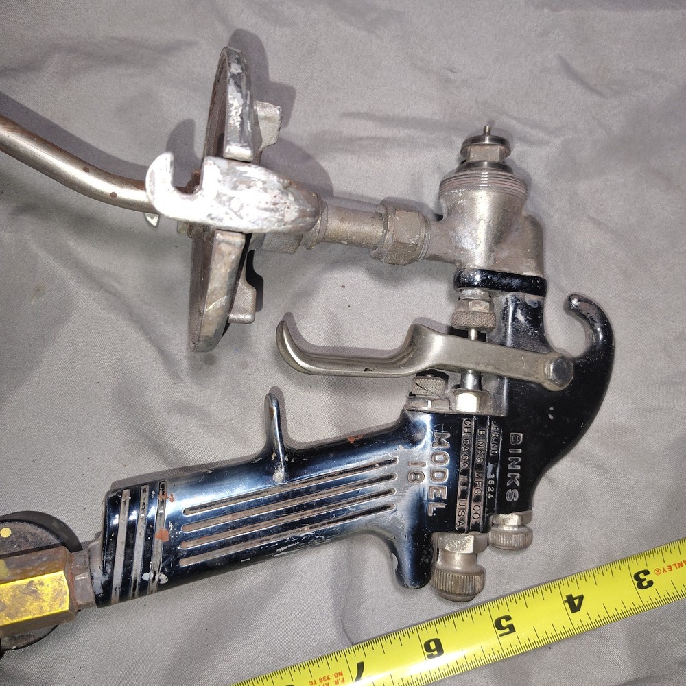 Binks model 18 professional spray gun 66SD tip w/ cup lid