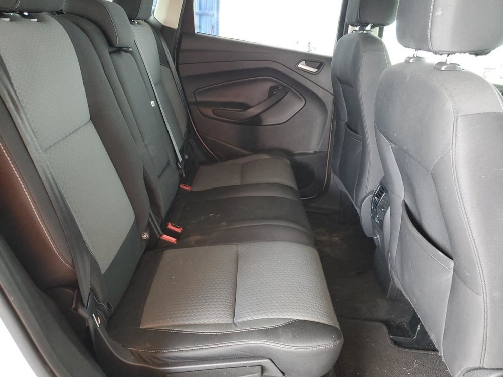 ESCAPE 2017 Glove Box 4950091