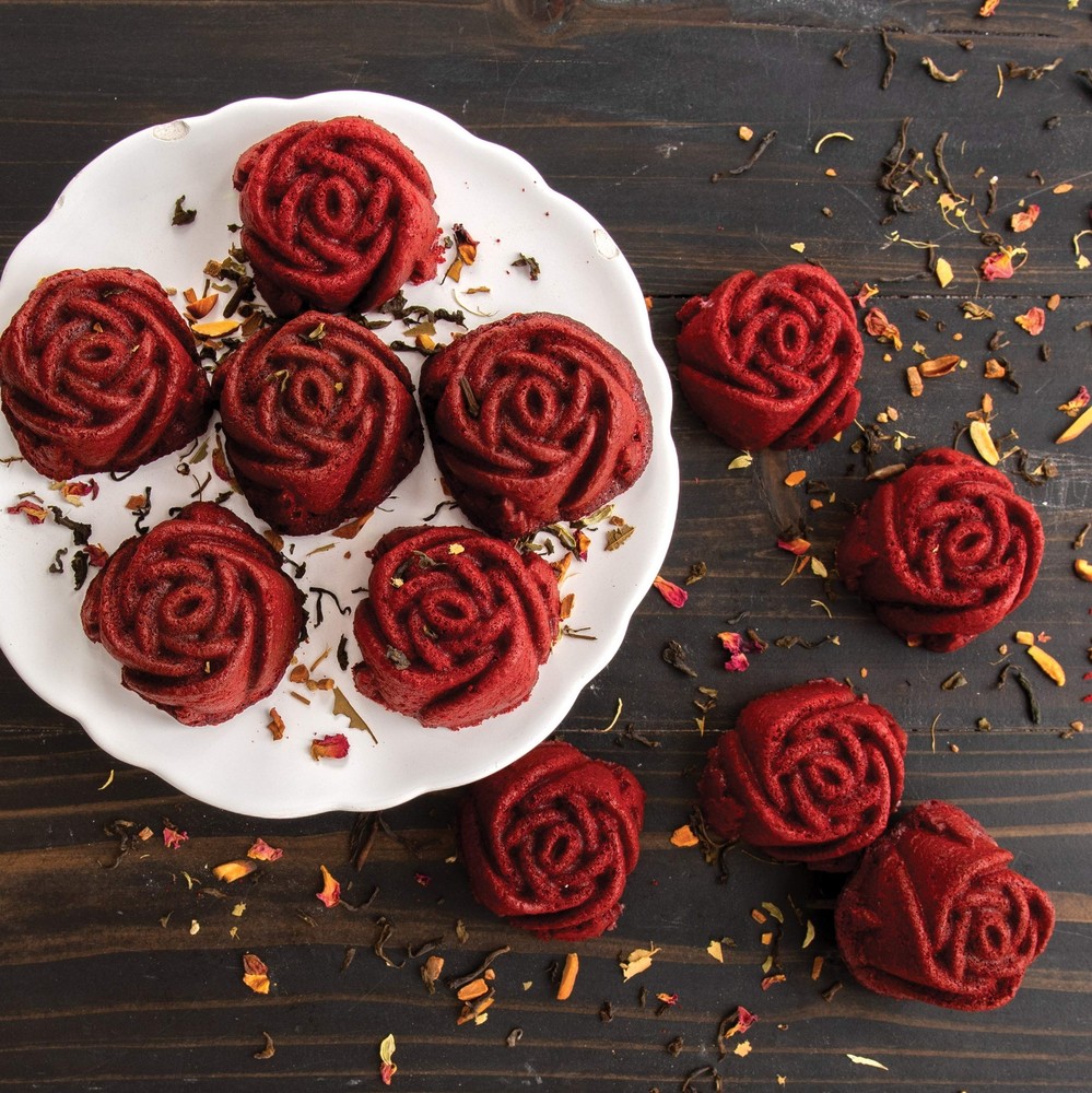 Rosebud Cakelet 2.25 Cup Capacity Toffee