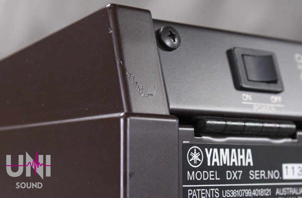 YAMAHA DX7 Digital Programmable Algorithm Synthesizer in Very Good Condition