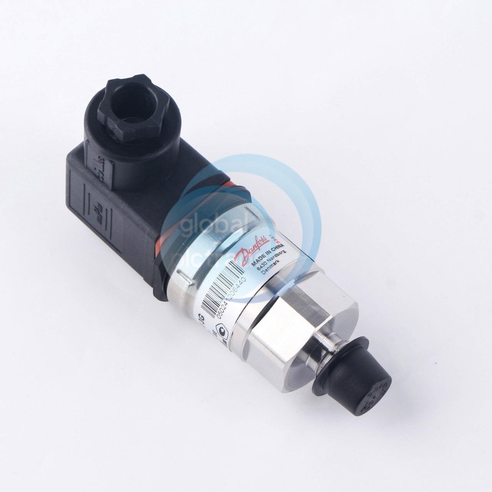 ONE NEW DANFOSS MBS 3000 060G1122 Pressure Transmitter