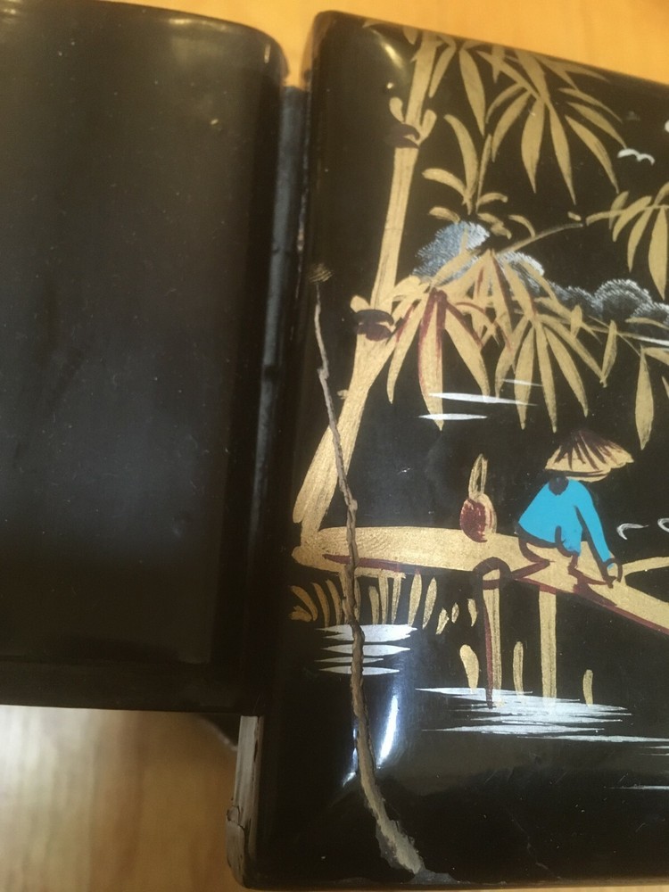 VINTAGE JAPANESE LACQUER CIGARETTE BOX