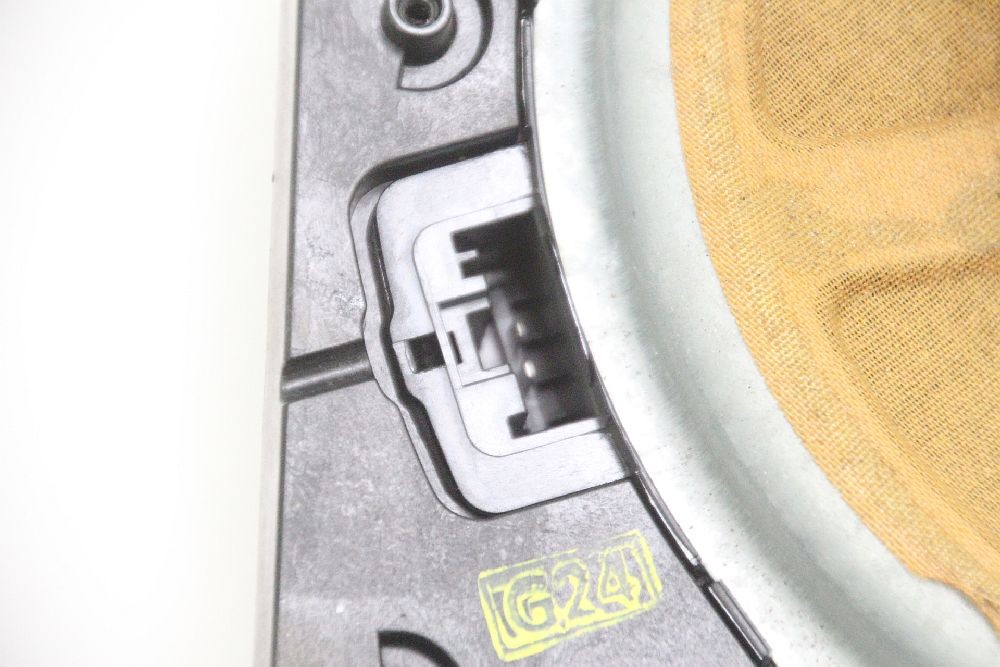BMW X3 E83 95073 speaker