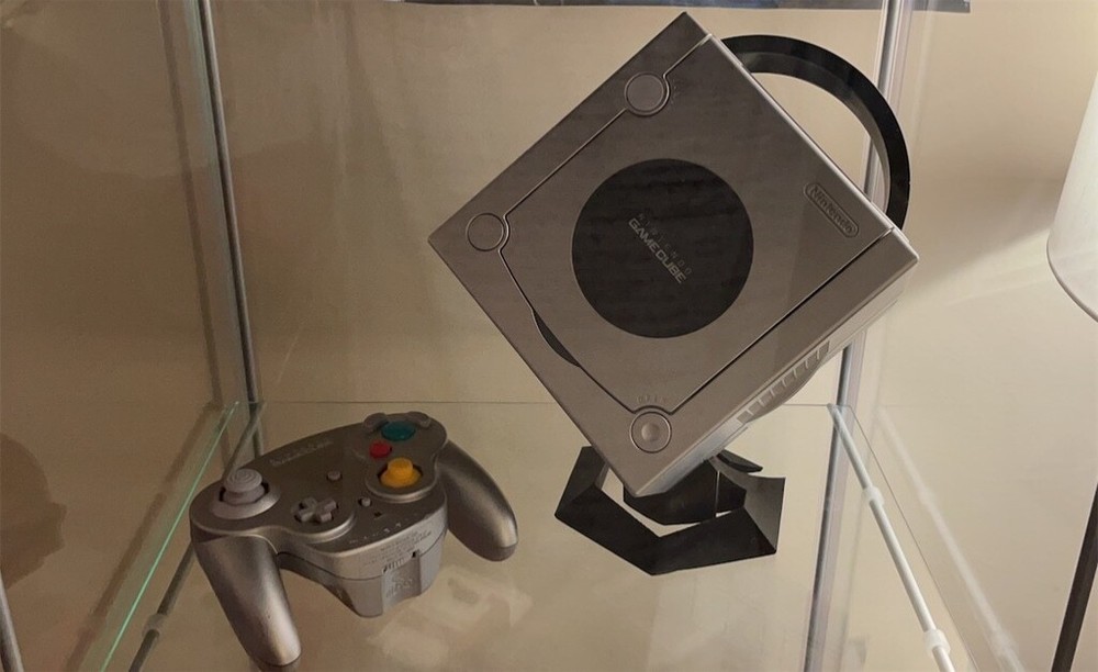 Stand for Nintendo GameCube Console Display Corner Dock System Holder