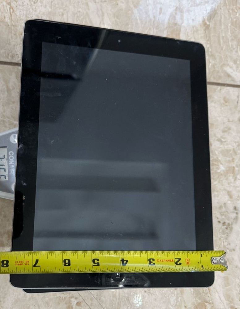 APPLE iPAD 16GB MODEL A1397 EMC 2424 (LOT 3)