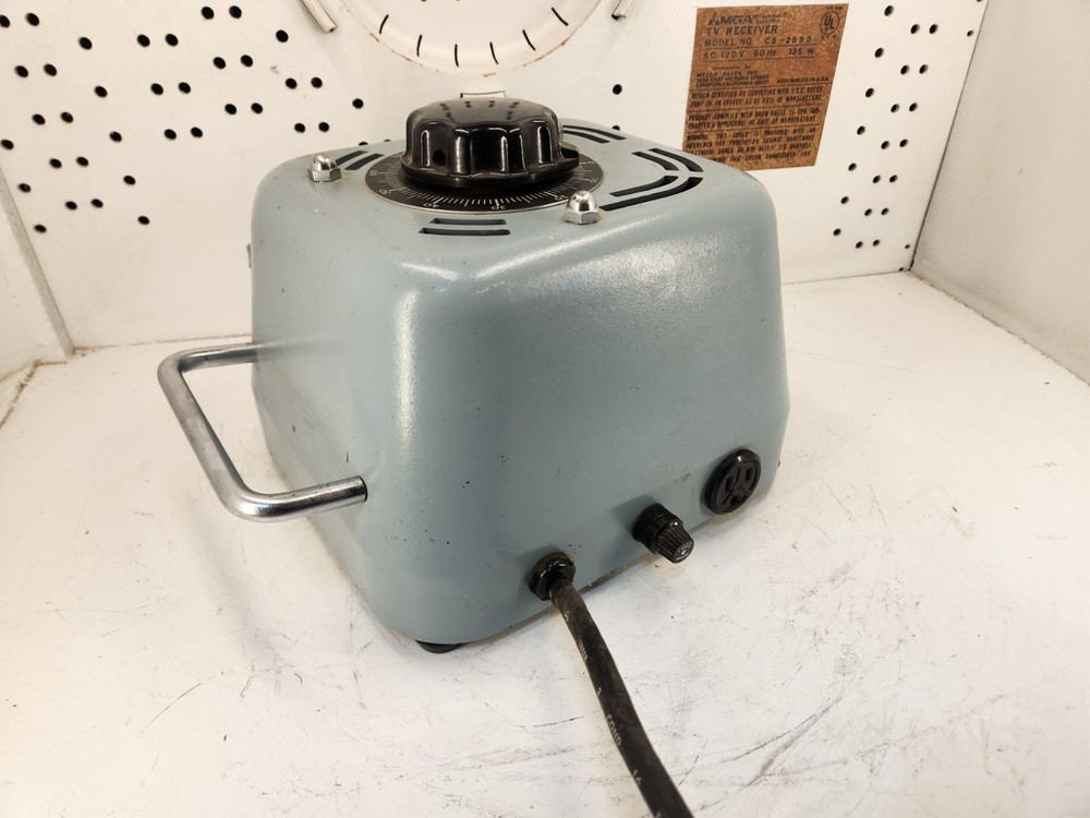 VOLTBOX UC1MB AC Power Supply Superior Electric Co. Powers On - Untested