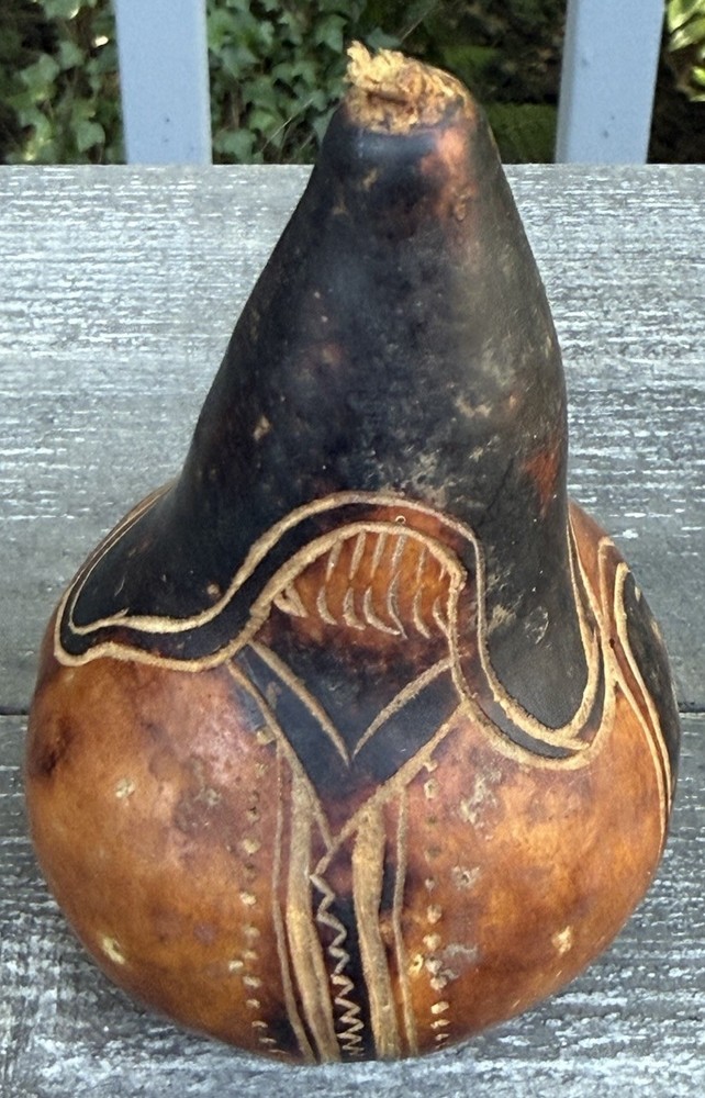 Handcarved Peruvian Gourd Folk Art 4”