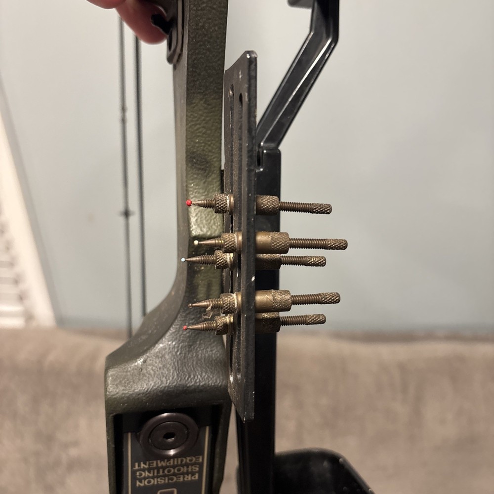 PSE Elite Graphite Compound Bow RH Cobra Sights With Manuals