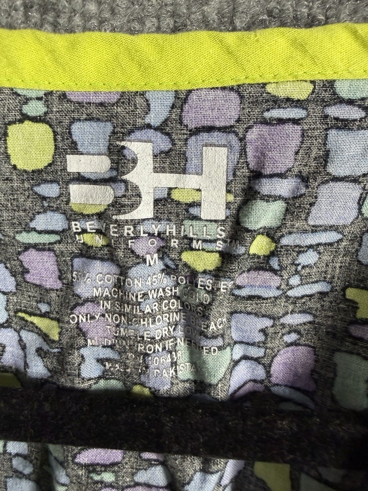 Beverly Hills Uniforms Scrub Top Size Medium Multicolor Print