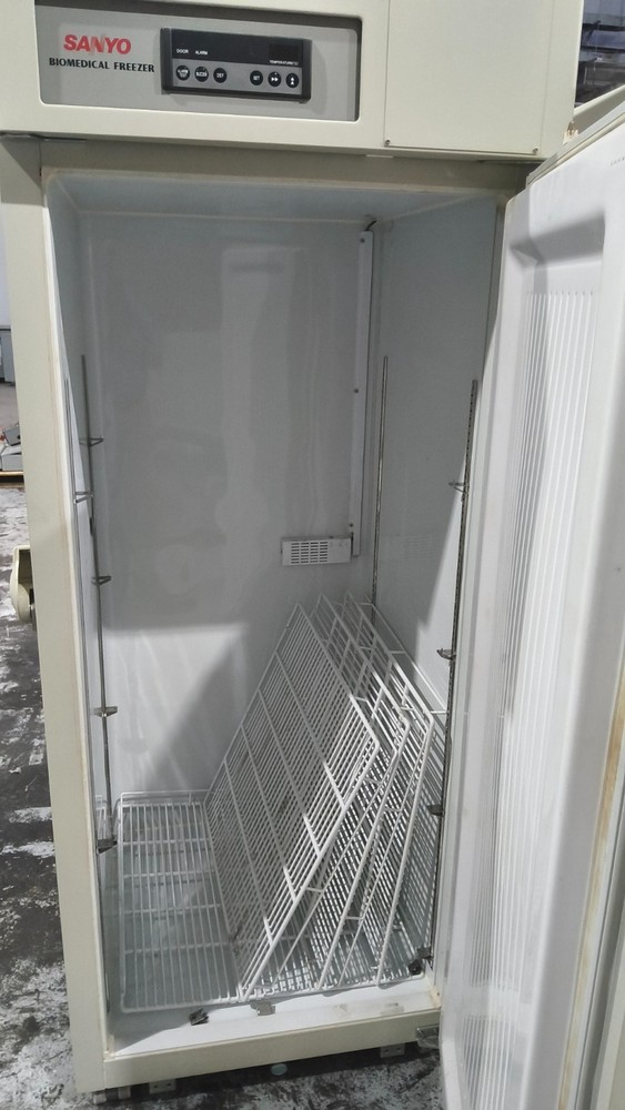 Sanyo Biomedical Freezer Model MDF-U730M