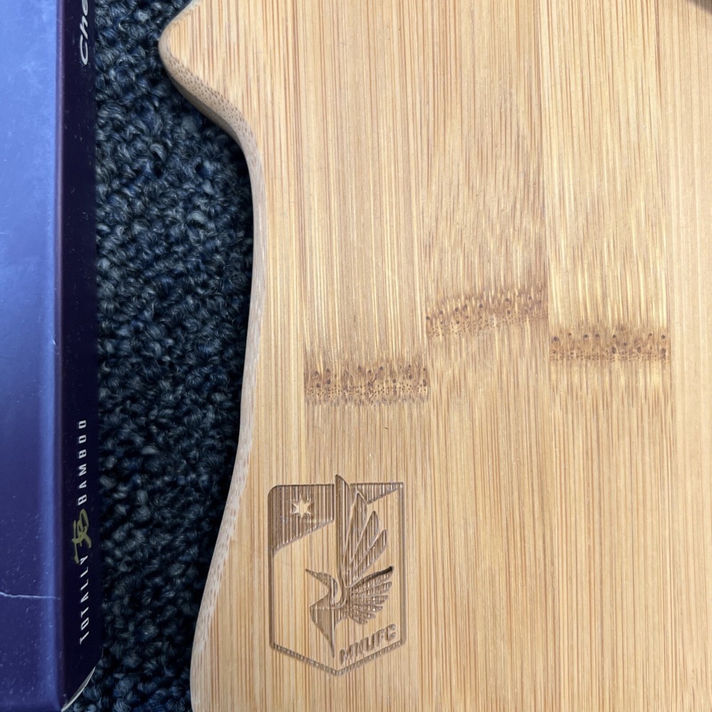 Minnesota United Cutting Board And Cheese Tool Set
