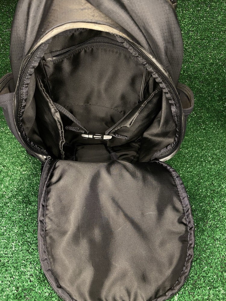Lululemon Fast Free Reflective Backpack/Hydration Bag - 13L - Black.