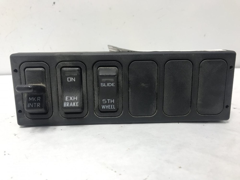 International 8500 SWITCH Dash Panel - Used | P/N 32237