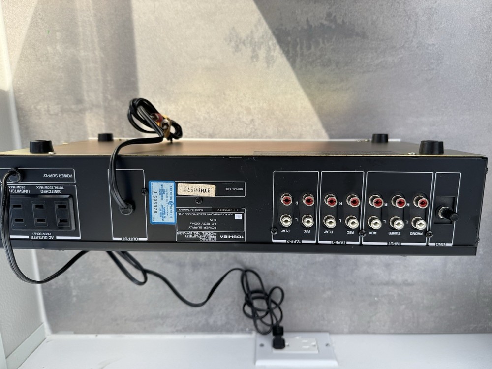 Toshiba SY-335 Stereo PreAmplifier Powers On! Nice Condition