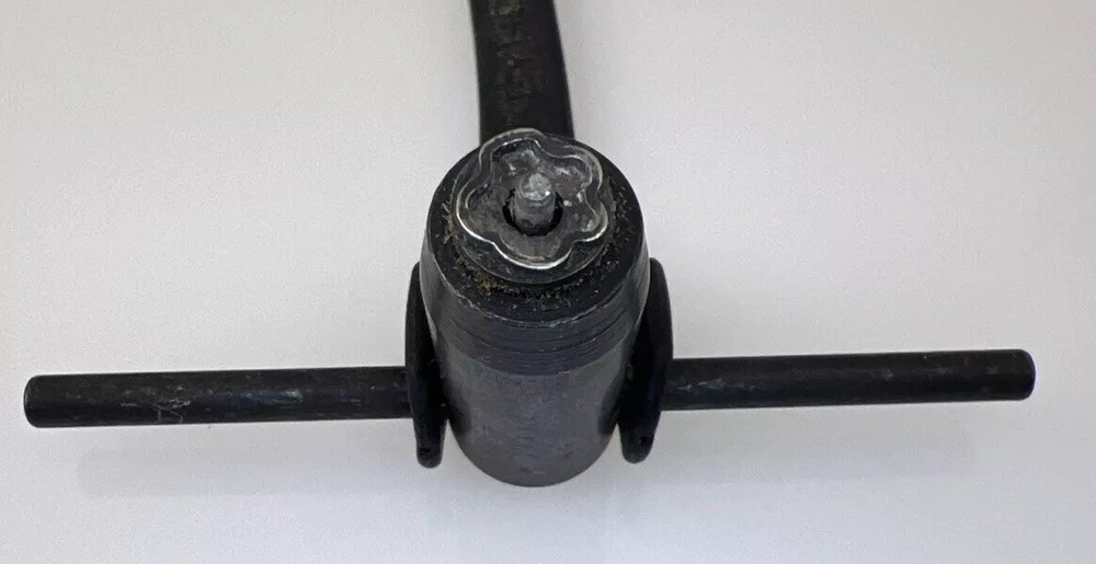 Cable Television CATV Security Box Key Utility Company ￼