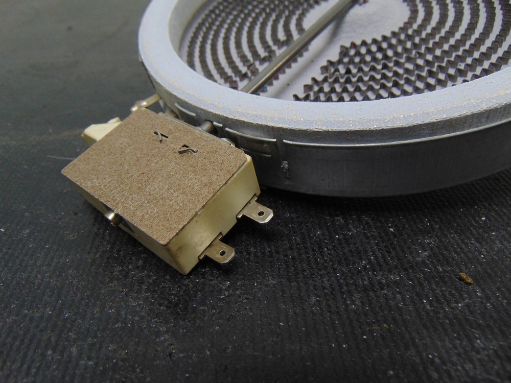 Maytag Range MER8700DS1 Surface Burner Element 318178110